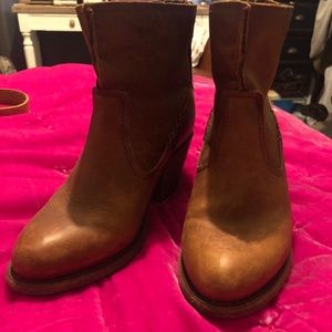 FRYE ankle boots Size 9